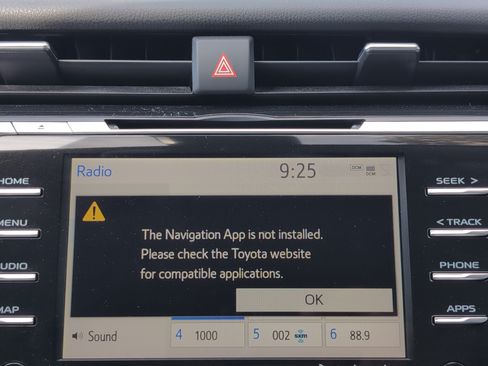 Certified 2020 Toyota Camry XLE FWD image 24