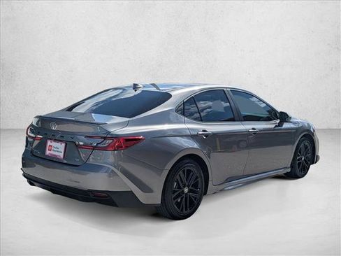 Used 2025 Toyota Camry SE FWD image 5