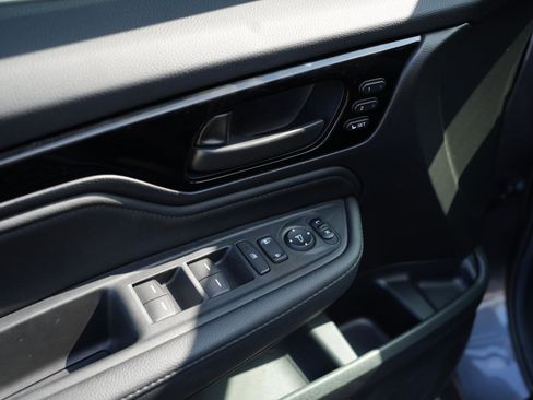 Used 2025 Honda Odyssey Touring image 14