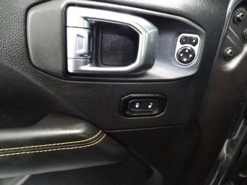 Certified 2025 Jeep Wrangler Unlimited Sahara AWD/4WD image 3
