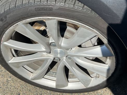 Used 2018 Tesla Model 3 Long Range RWD image 10
