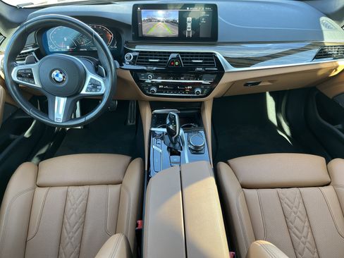Used 2023 BMW 540i w/ M Sport Package image 3