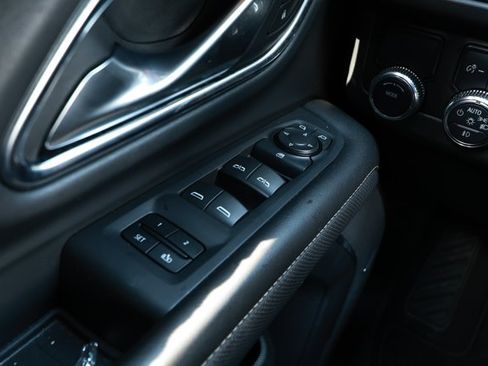 Used 2024 GMC Yukon SLT RWD image 21