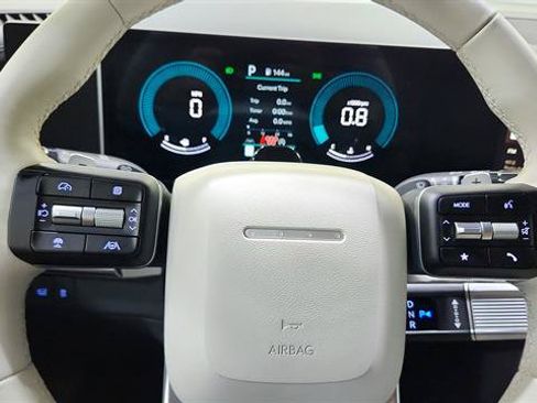 Used 2025 Hyundai Santa Fe SEL FWD image 15