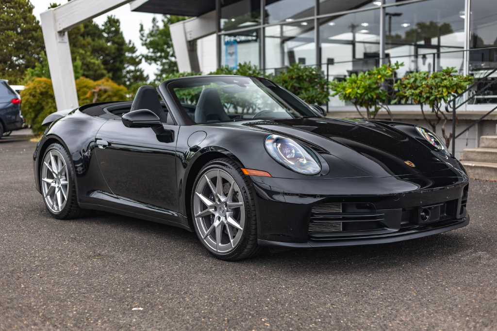 Used 2025 Porsche 911 Carrera w/ Premium Package RWD image 28