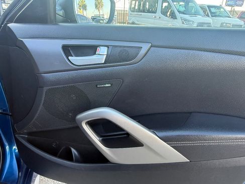 Used 2016 Hyundai Veloster Turbo image 13