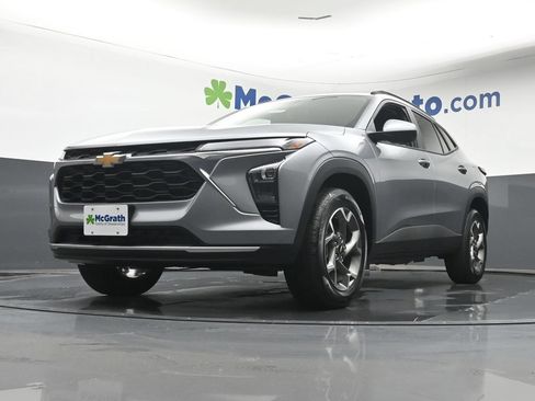 New 2026 Chevrolet Trax LT w/ Driver Confidence Package FWD image 7