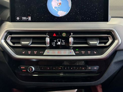 Used 2025 BMW X4 xDrive30i w/ Premium Package image 31