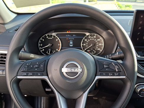 New 2026 Nissan Altima 2.5 SV w/ SV Special Edition Package AWD/4WD image 16