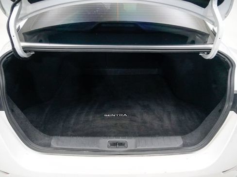 Used 2020 Nissan Sentra SV FWD image 12