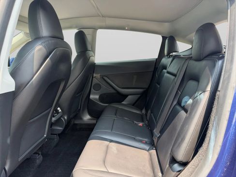 Used 2024 Tesla Model Y Long Range AWD/4WD image 26