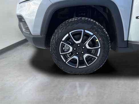 New 2026 Jeep Compass Trailhawk image 32