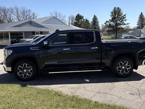 Used 2023 GMC Sierra 1500 SLT w/ SLT Premium Package AWD/4WD image 1