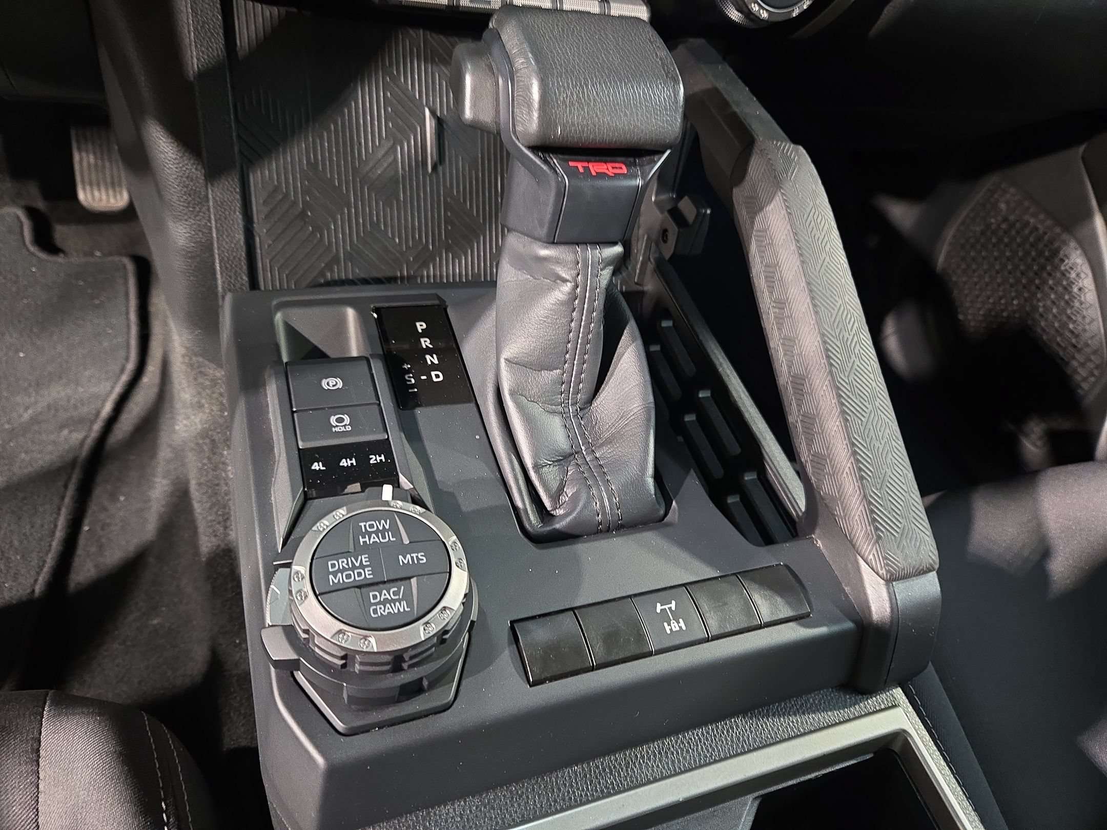 Certified 2025 Toyota Tacoma TRD Off-Road AWD/4WD image 32