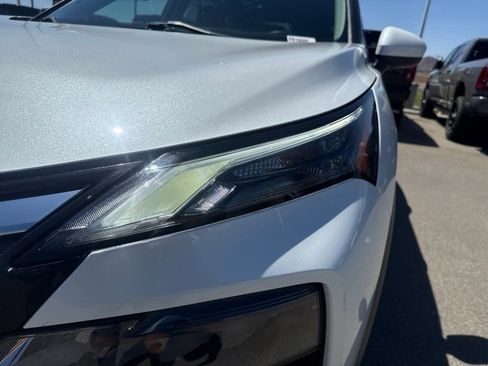 Used 2024 Nissan Rogue SV AWD/4WD image 11