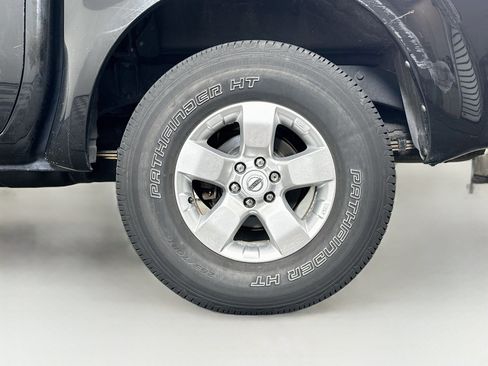 Used 2012 Nissan Frontier SV w/ SV Premium Utility Pkg RWD image 11