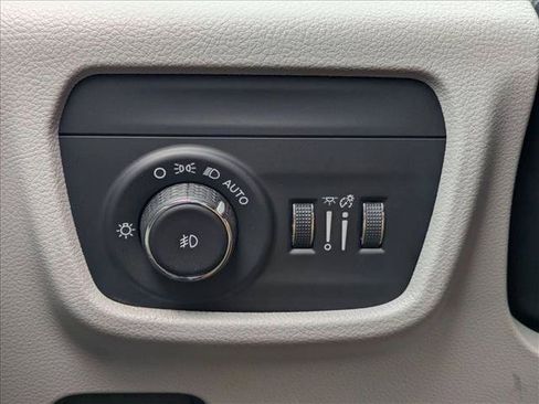 Used 2021 Jeep Grand Cherokee L Overland AWD/4WD image 11