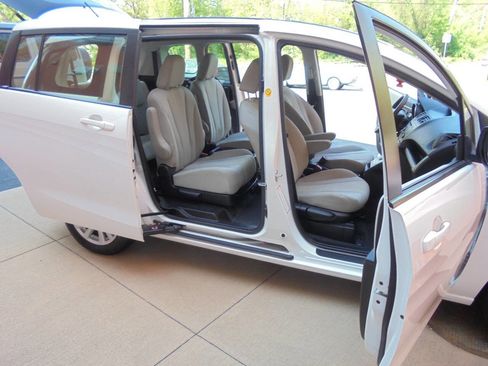 Used 2015 MAZDA MAZDA5 Sport FWD image 19