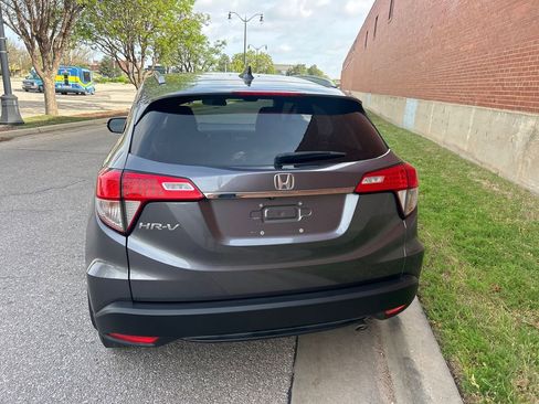 Used 2021 Honda HR-V EX image 3