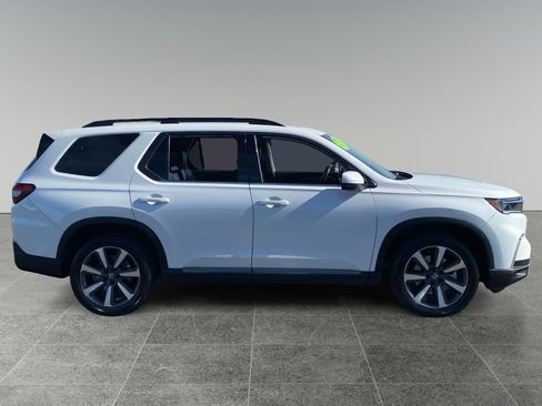 Used 2024 Honda Pilot Touring image 6