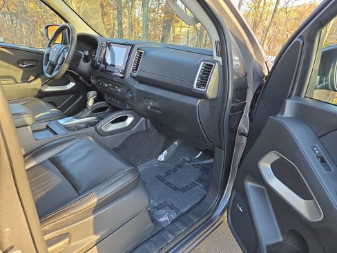 Certified 2024 Nissan Frontier SL w/ Technology Package image 24