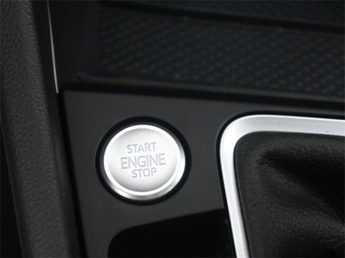 New 2025 Volkswagen Jetta SEL image 7