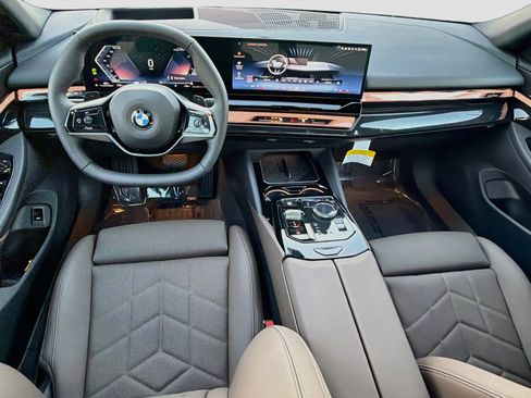 New 2027 BMW 530i xDrive w/ Premium Package AWD/4WD image 16