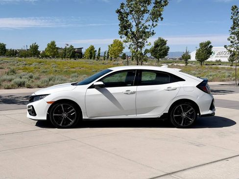 Used 2020 Honda Civic Sport image 9