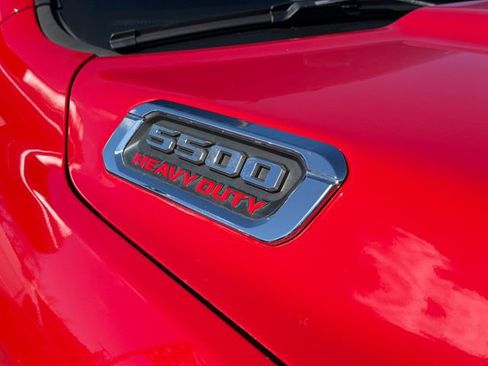 Used 2021 RAM 5500 Tradesman w/ Chrome Appearance Group image 33