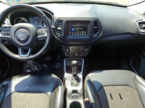 Used 2020 Jeep Compass Latitude w/ Popular Equipment Group FWD image 10