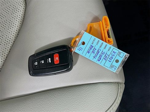 Used 2018 Toyota Camry XSE image 26