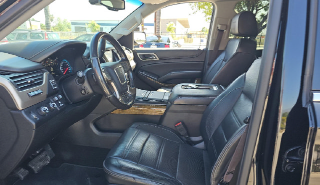 Used 2017 GMC Yukon Denali AWD/4WD image 7