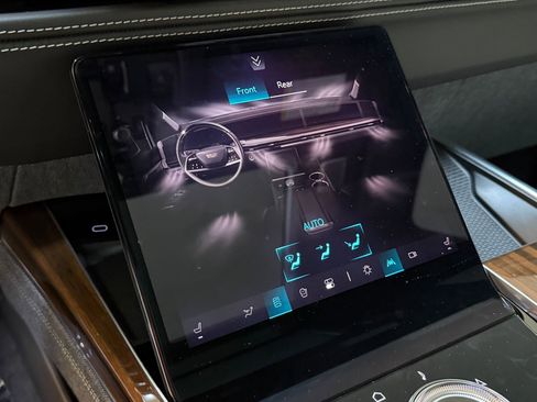 New 2026 Cadillac Escalade ESV Platinum Sport AWD/4WD image 38