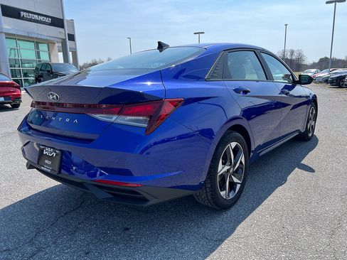 Used 2023 Hyundai Elantra SEL w/ Convenience Package image 5