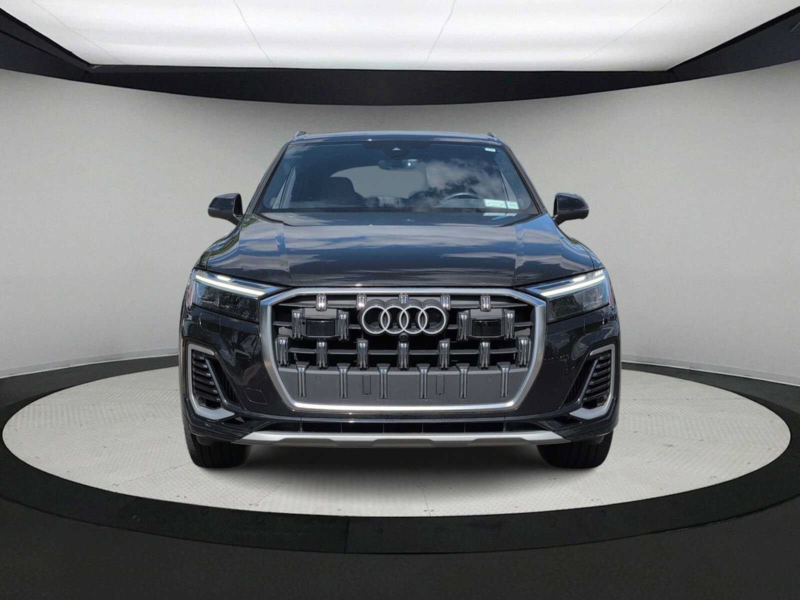 Used 2025 Audi Q7 3.0T Premium Plus AWD/4WD image 3