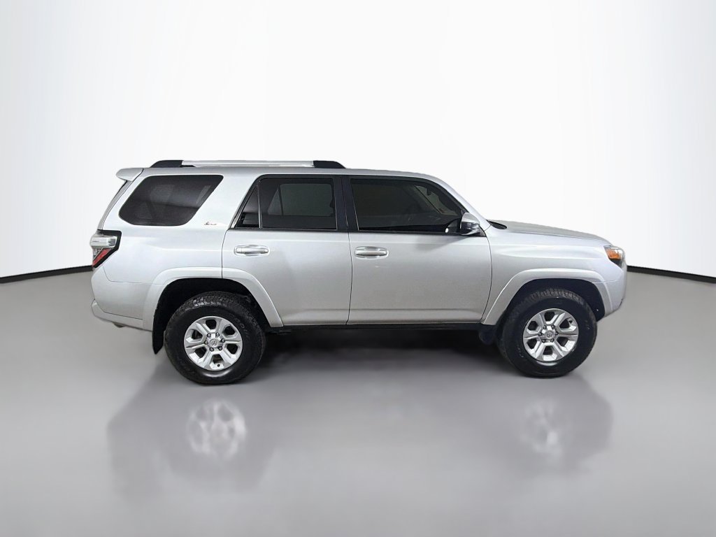 Used 2022 Toyota 4Runner SR5 AWD/4WD image 5