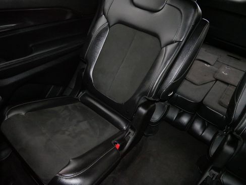 Used 2022 Jeep Grand Cherokee L Laredo image 12