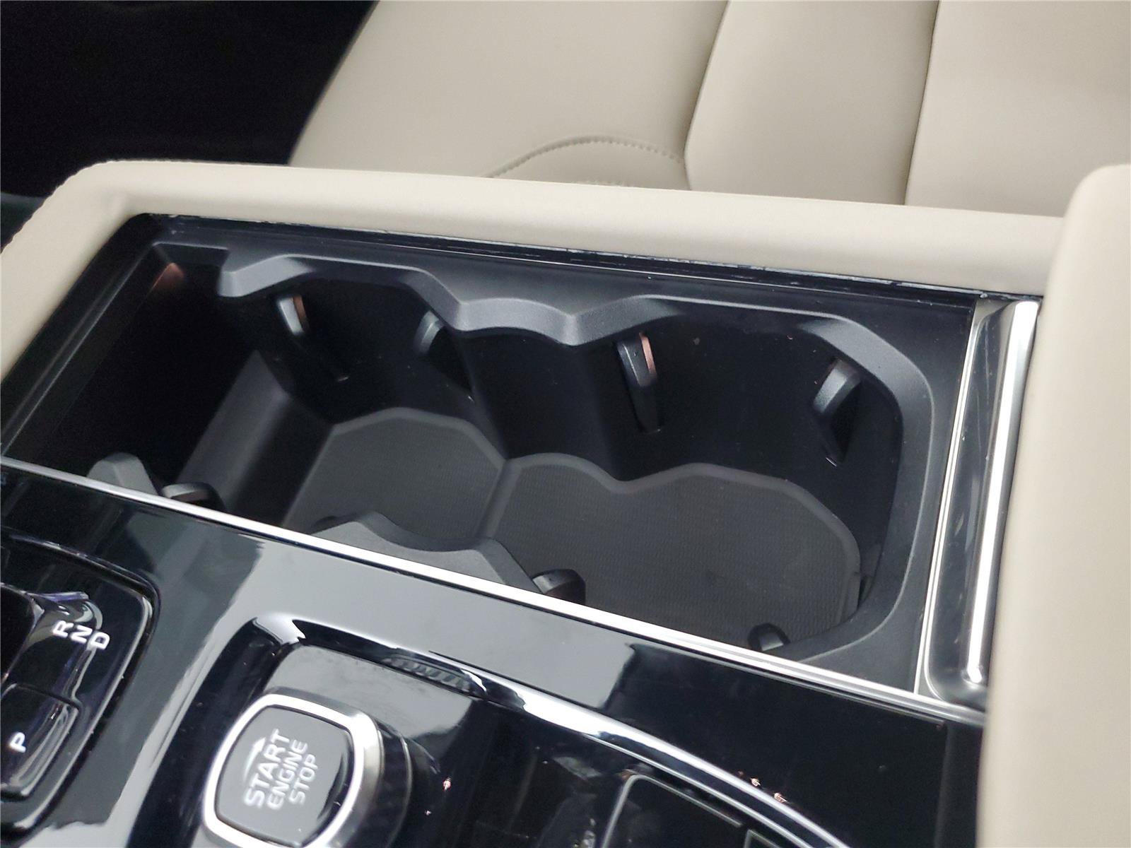 Certified 2026 Volvo XC90 B6 Plus AWD/4WD image 29