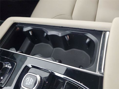 Certified 2026 Volvo XC90 B6 Plus AWD/4WD image 29