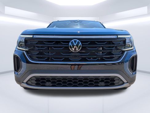 Used 2025 Volkswagen Atlas Cross Sport SE FWD image 8