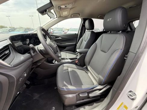 New 2026 Buick Encore GX Sport Touring image 17
