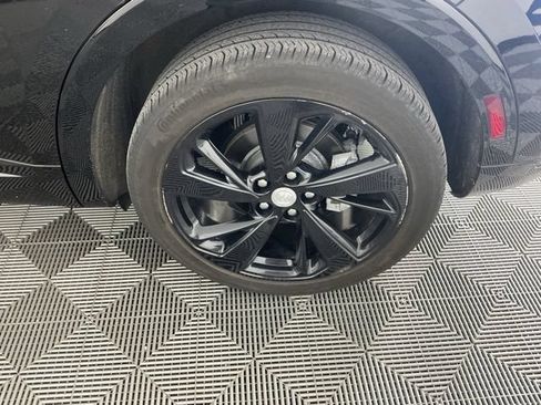 Used 2021 Buick Envision Essence w/ Technology Package I AWD/4WD image 15