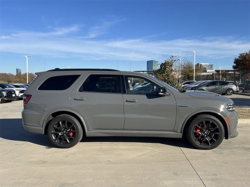 Used 2024 Dodge Durango R/T w/ Tow 'N Go Package image 3
