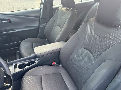 Used 2021 Toyota Prius LE w/ Carpet Mat Package (TMS) FWD image 34