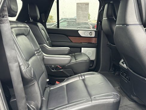 Used 2020 Lincoln Navigator L Reserve w/ Luxury Package image 21