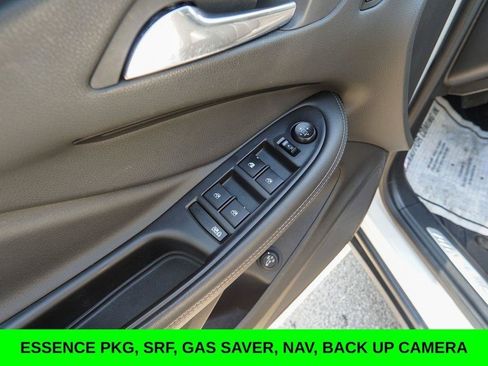 Used 2019 Buick Envision Essence FWD image 17