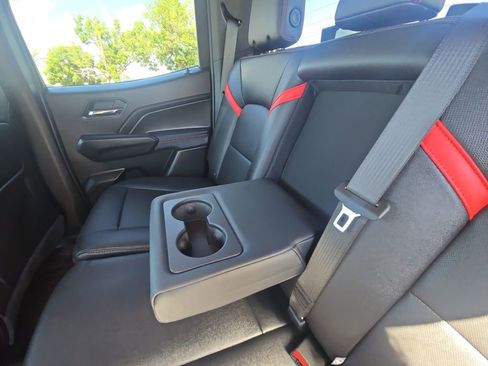 Used 2025 Chevrolet Colorado Z71 w/ Technology Package AWD/4WD image 20