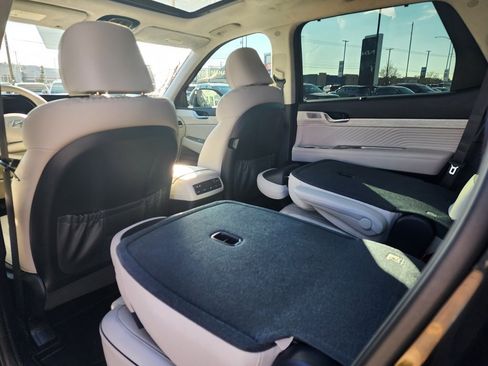 Used 2024 Hyundai Palisade Calligraphy image 14