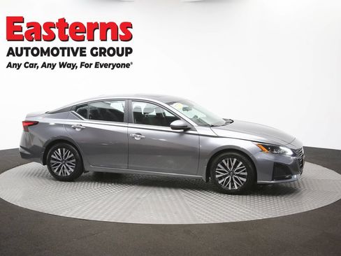 Used 2023 Nissan Altima 2.5 SV w/ SV Premium Package FWD image 47