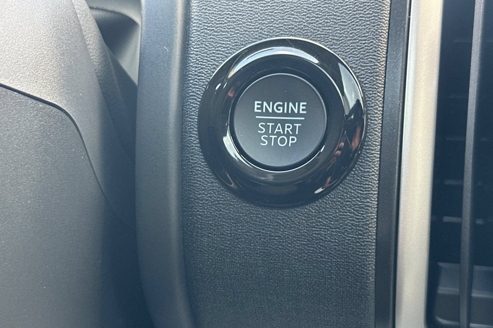 New 2025 Ford Expedition Active AWD/4WD image 24